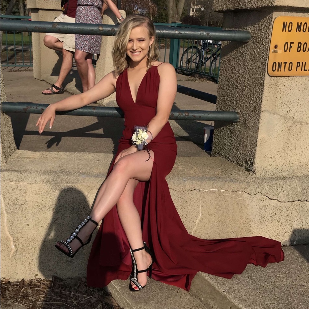 Maroon/Red Elegant Dress